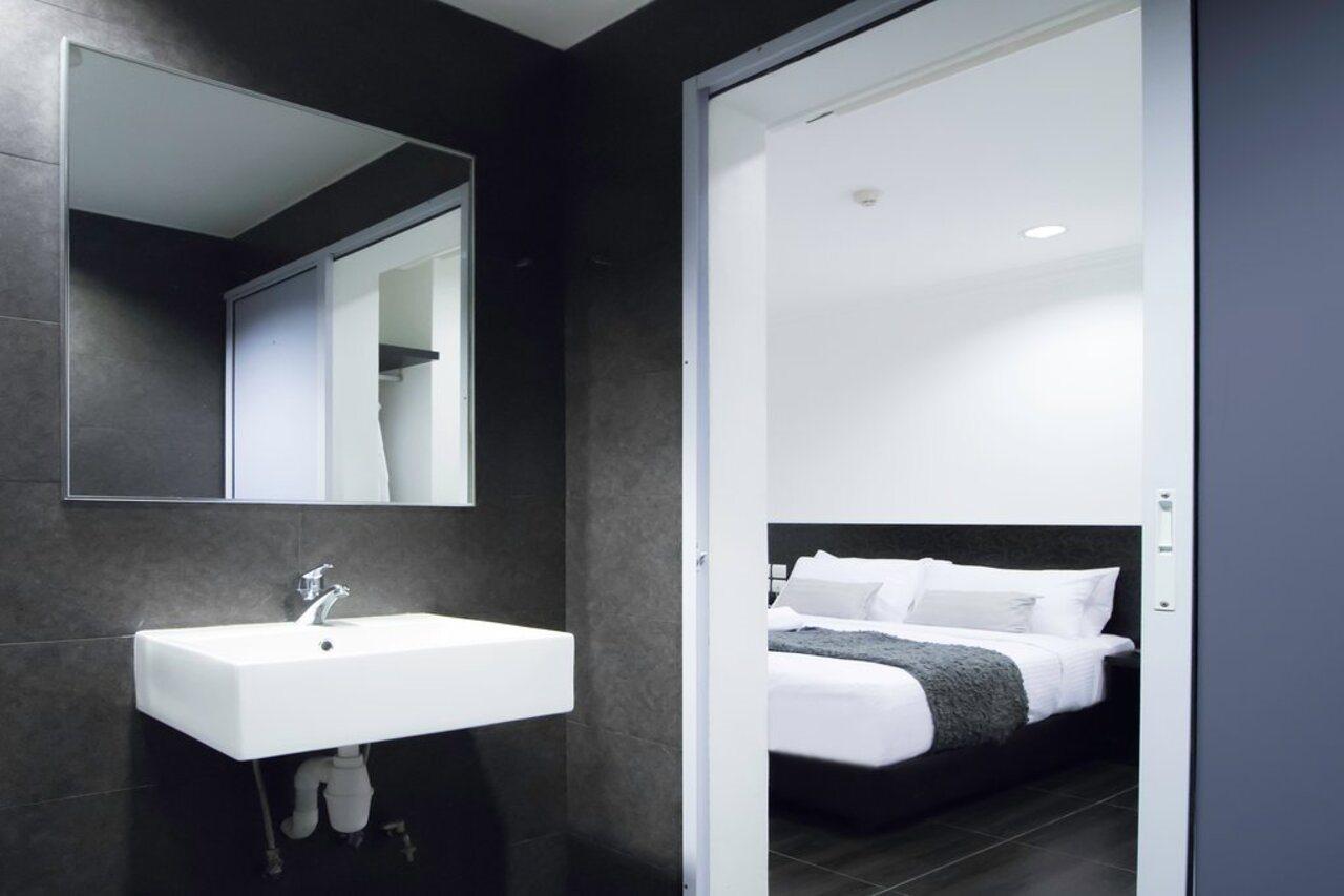 Harbour Ville Hotel - Hamilton Singapore Buitenkant foto